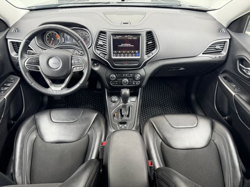 Used 2019 Jeep Cherokee Latitude Plus w/ Cold Weather Group image 17