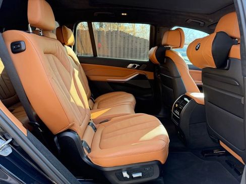 Used 2022 BMW X7 M50i w/ Executive Package image 25