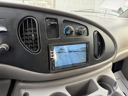 Used 2002 Ford E-250 and Econoline 250 image 13