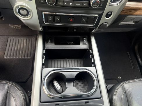 Used 2017 Nissan Titan SL RWD image 21