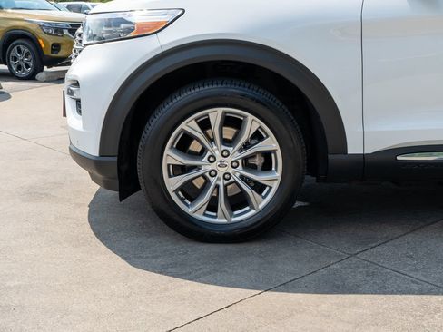 Used 2022 Ford Explorer Limited AWD/4WD image 31