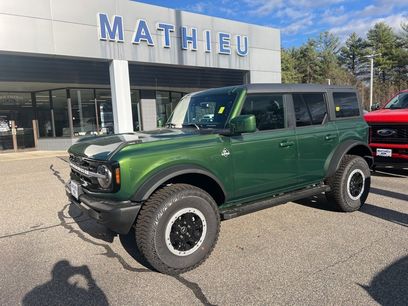 New 2024 Ford Bronco Outer Banks w/ Sasquatch Package