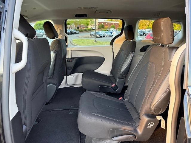 Used 2023 Chrysler Voyager LX FWD image 26