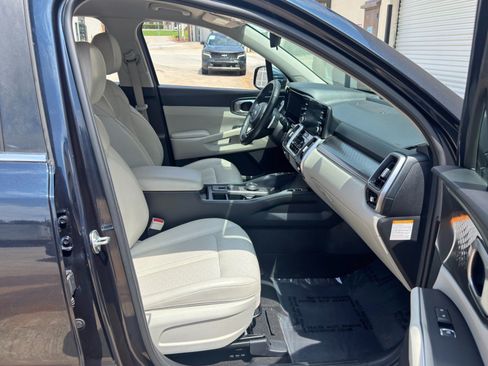 Used 2021 Kia Sorento S FWD image 14