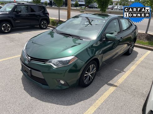 Used 2016 Toyota Corolla LE FWD image 2