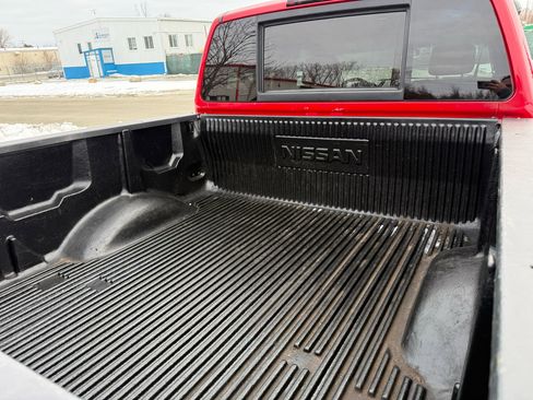 Used 2011 Nissan Titan SV image 10