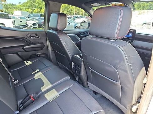 Used 2024 Chevrolet Colorado Z71 w/ Z71 Convenience Package 2 AWD/4WD image 13