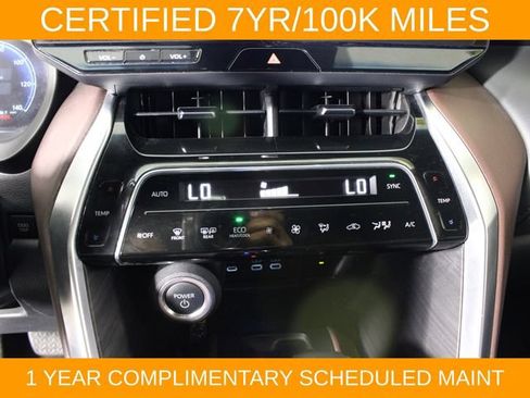 Used 2024 Toyota Venza Limited AWD/4WD image 25