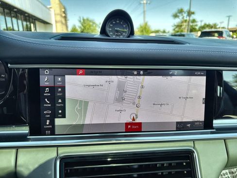 Used 2018 Porsche Panamera 4 AWD/4WD image 20