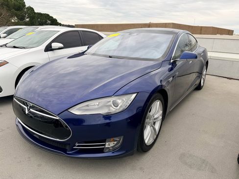 Used 2015 Tesla Model S 85D image 2