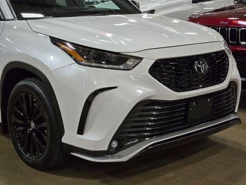 Used 2023 Toyota Highlander XSE image 13