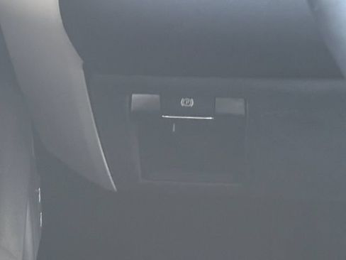 Used 2025 Land Rover Defender 110 S AWD/4WD image 35