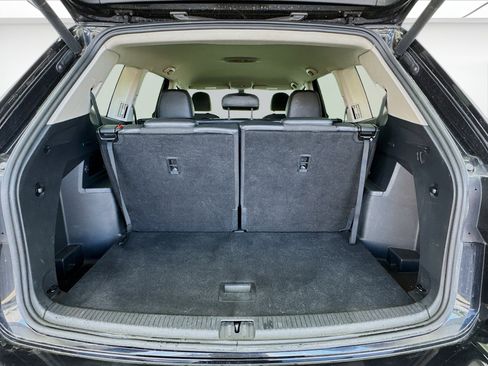 Used 2020 Volkswagen Atlas SE w/ Towing Package image 17