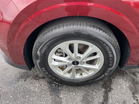 Used 2024 Kia Carnival LX image 10