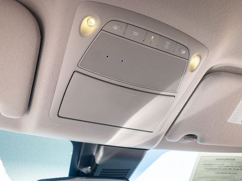 Used 2023 Nissan Leaf S image 28