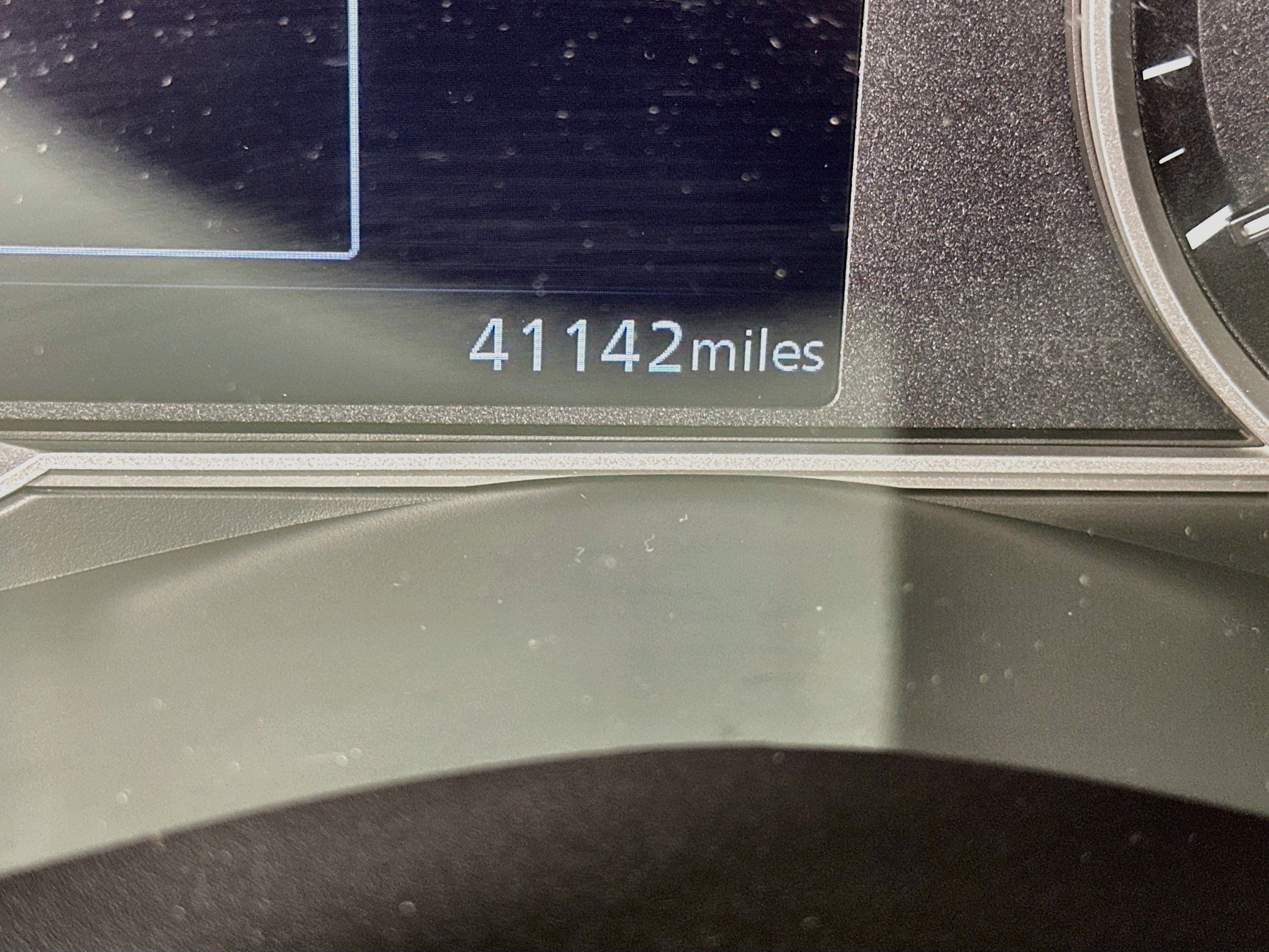 Used 2025 Nissan Versa SV FWD image 19