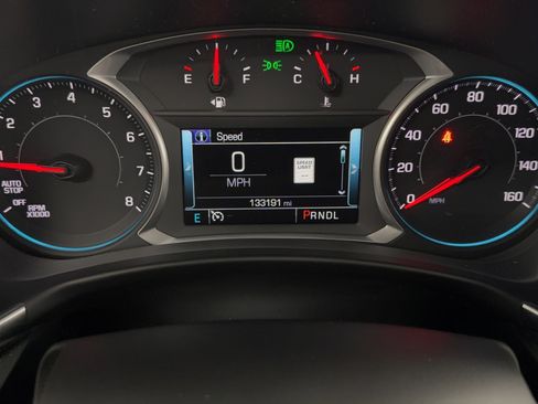 Used 2018 Chevrolet Equinox Premier FWD image 23