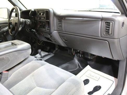 Used 2006 Chevrolet Silverado 2500 W/T w/ Heavy-Duty Power Package image 14