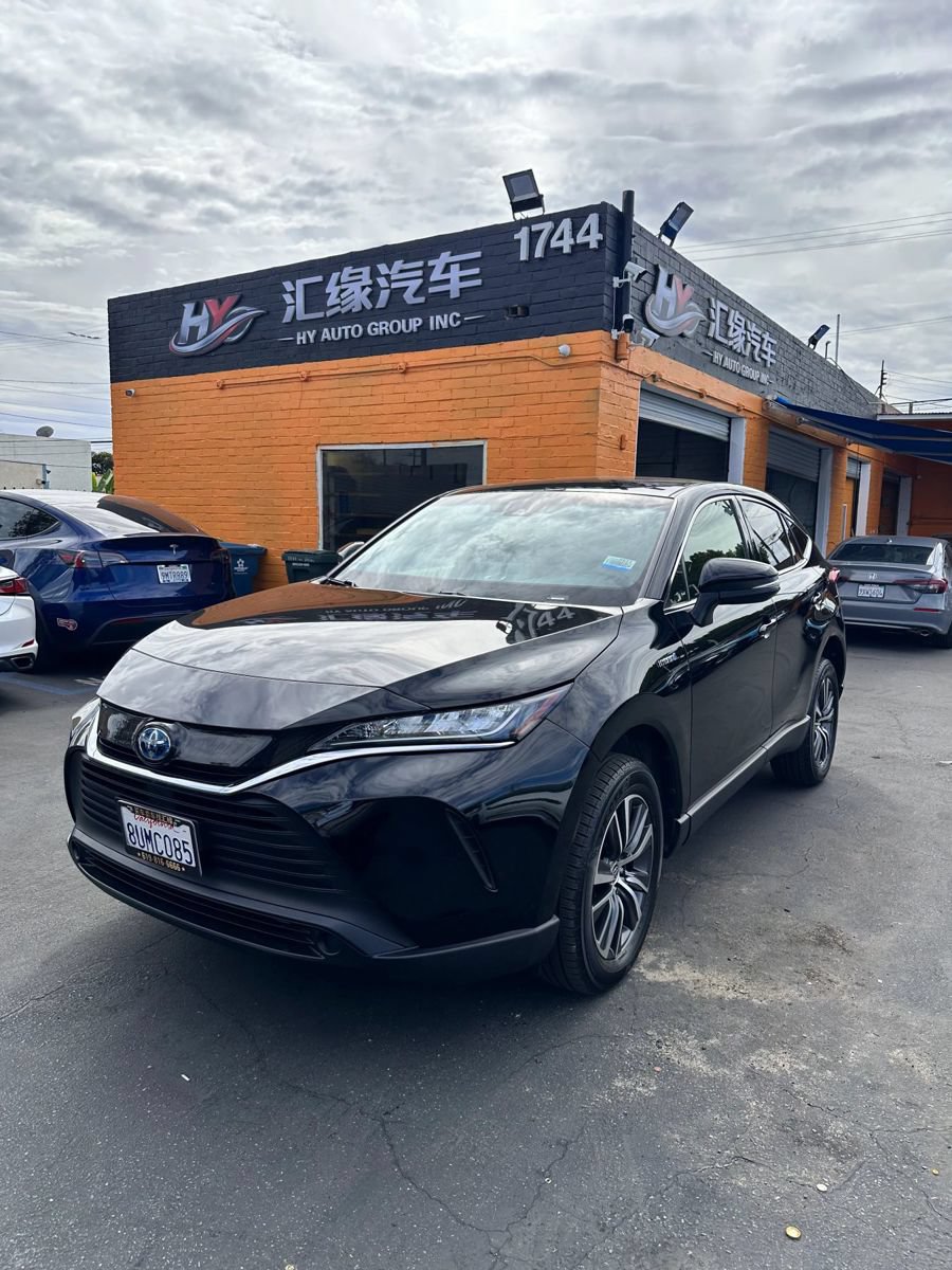 Used 2021 Toyota Venza LE AWD/4WD image 1