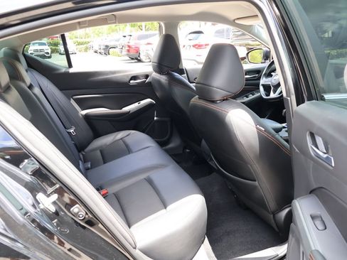 Used 2022 Nissan Altima 2.5 SR FWD image 30