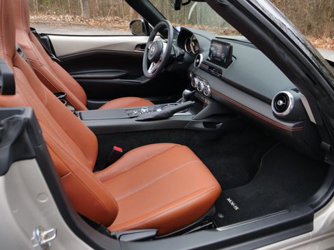 Used 2022 MAZDA MX-5 Miata Grand Touring image 33