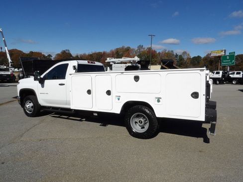 Used 2022 Chevrolet Silverado 3500 W/T w/ WT Fleet Convenience Package image 4