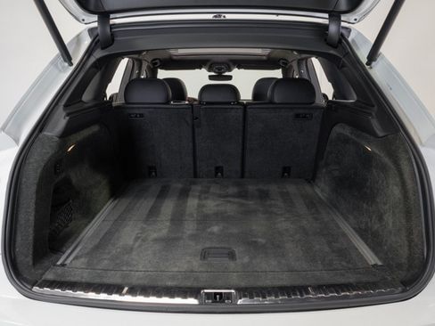 Used 2022 Bentley Bentayga AWD/4WD image 67