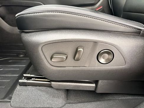 Used 2026 Chevrolet Silverado EV LT AWD/4WD image 15