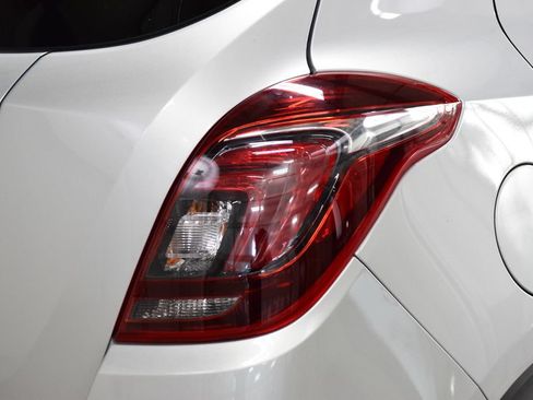 Used 2021 Buick Encore Preferred w/ Safety Package AWD/4WD image 17