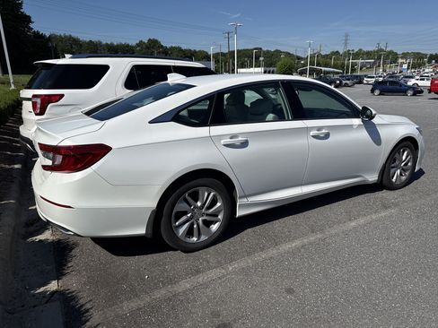 Used 2019 Honda Accord LX image 10