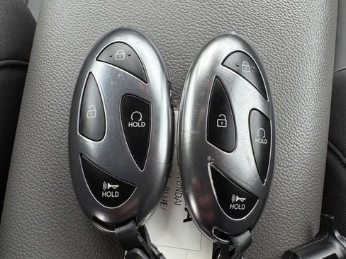 Used 2025 Hyundai Elantra Sport FWD image 29