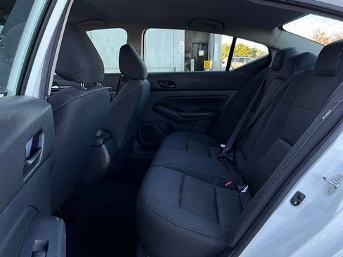 Used 2025 Nissan Altima 2.5 SV image 12