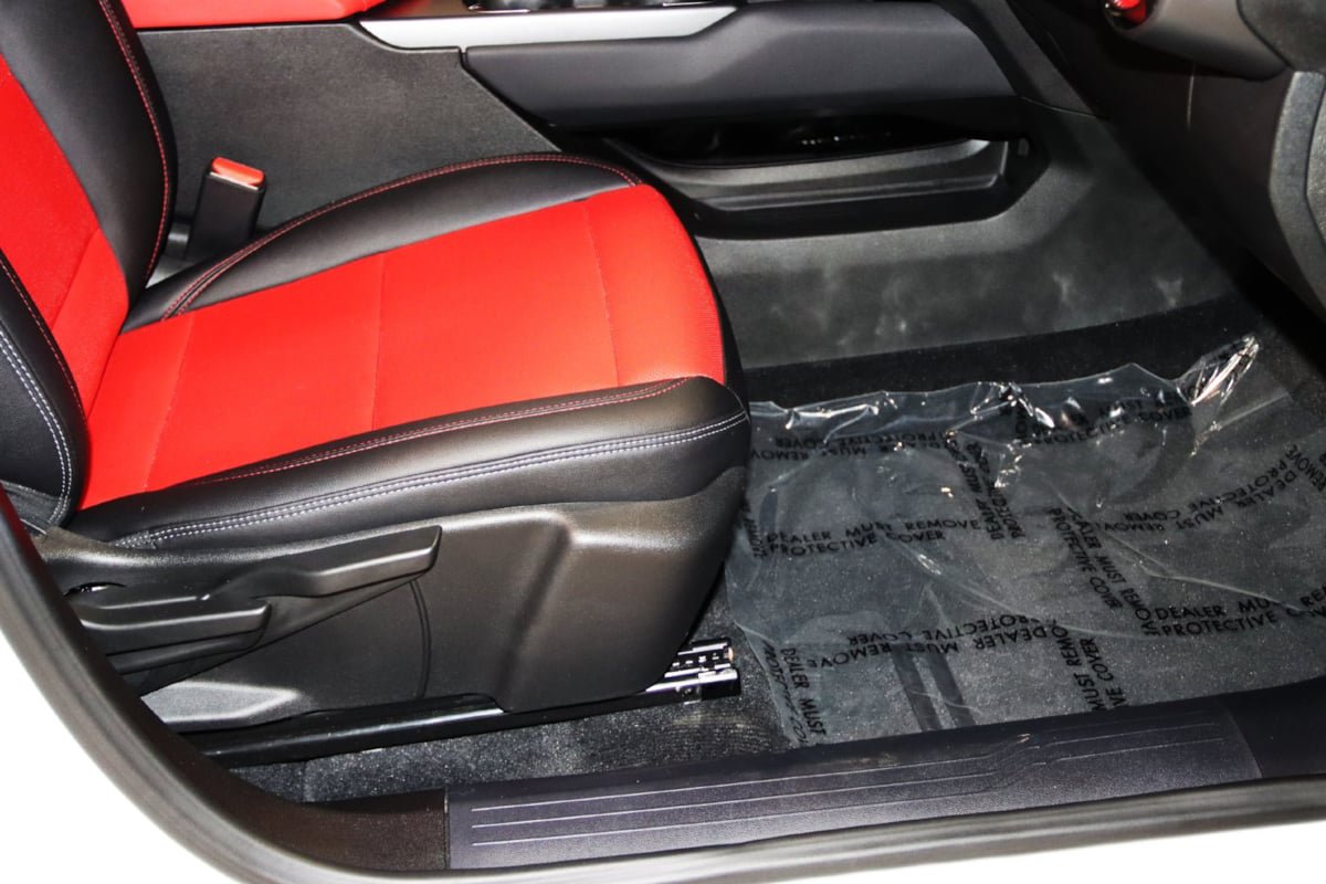 Used 2025 Chevrolet Equinox EV RS FWD image 64