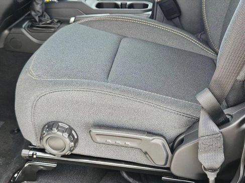 New 2025 Jeep Gladiator Sport image 4