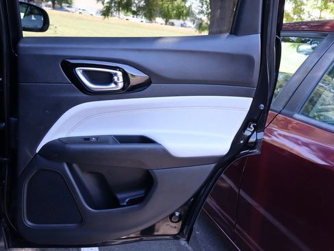 Used 2022 Jeep Compass Limited image 25