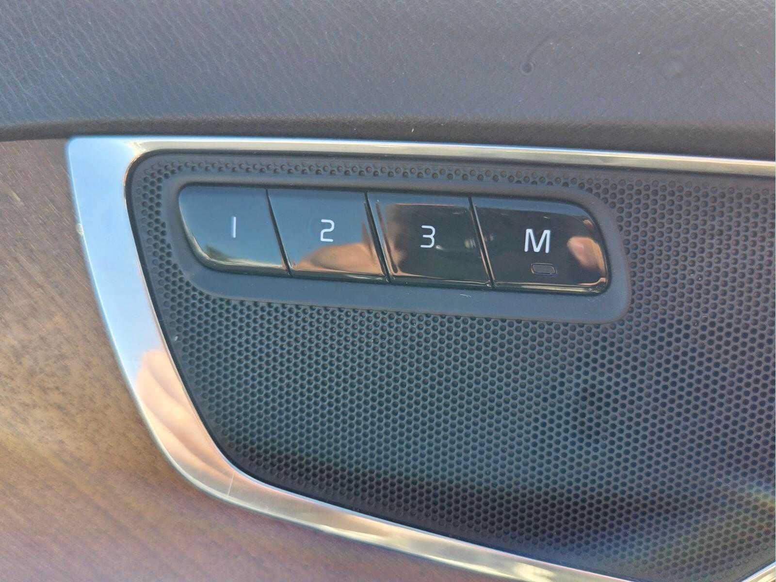 Used 2018 Volvo XC90 T6 Inscription w/ Convenience Package AWD/4WD image 34