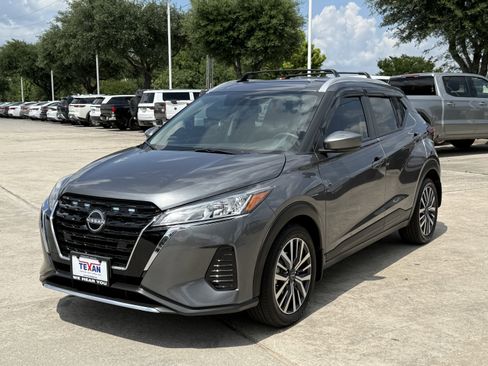 Used 2024 Nissan Kicks SV w/ Exterior Package FWD image 10
