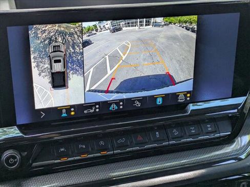 Used 2022 Chevrolet Silverado 1500 ZR2 w/ Technology Package image 12