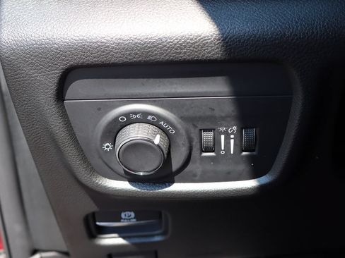 Used 2024 Jeep Grand Cherokee L Altitude AWD/4WD image 31