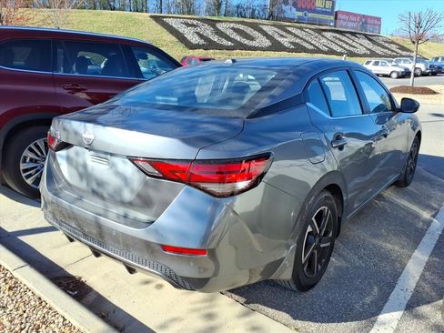 Used 2025 Nissan Sentra SV image 4