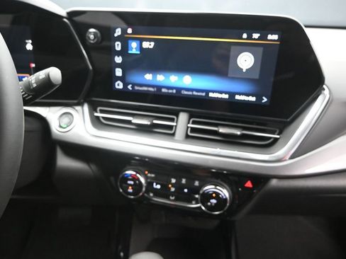 New 2026 Chevrolet Trax ACTIV FWD image 27