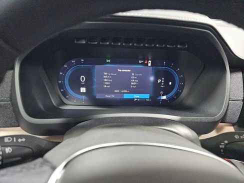 Used 2025 Volvo XC90 B6 Plus image 8