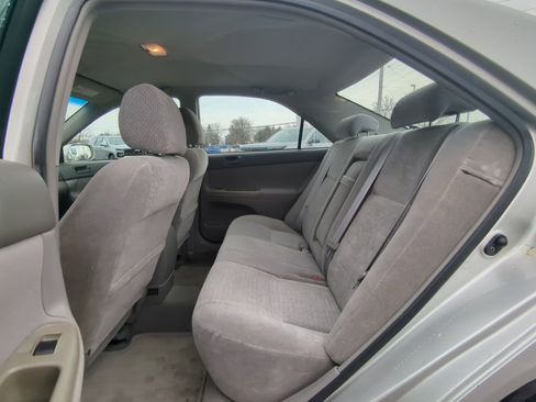 Used 2002 Toyota Camry LE image 8