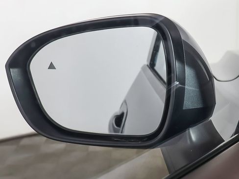 Used 2023 Nissan Rogue SV AWD/4WD image 31