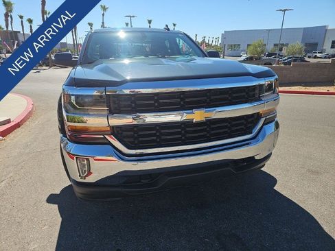Used 2018 Chevrolet Silverado 1500 LT w/ All Star Edition AWD/4WD image 3
