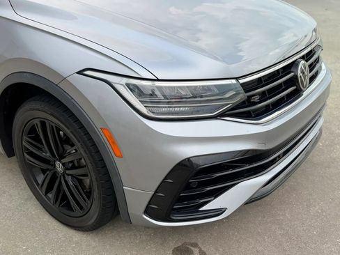 Used 2022 Volkswagen Tiguan SE R-Line FWD image 5