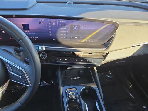 Used 2024 Buick Envision Preferred image 25