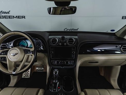 Used 2017 Bentley Bentayga W12 image 23