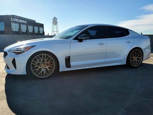 Used 2021 Kia Stinger GT1 RWD image 3