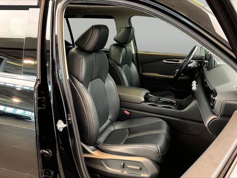 Used 2024 Honda Pilot Touring image 18